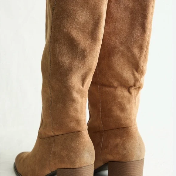 ARULA Tan Heeled Boots with Chunky Block Heel and Suede Texture - Picture 3 of 5